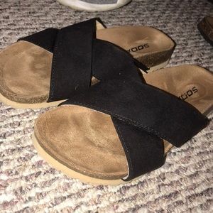 SANDALS